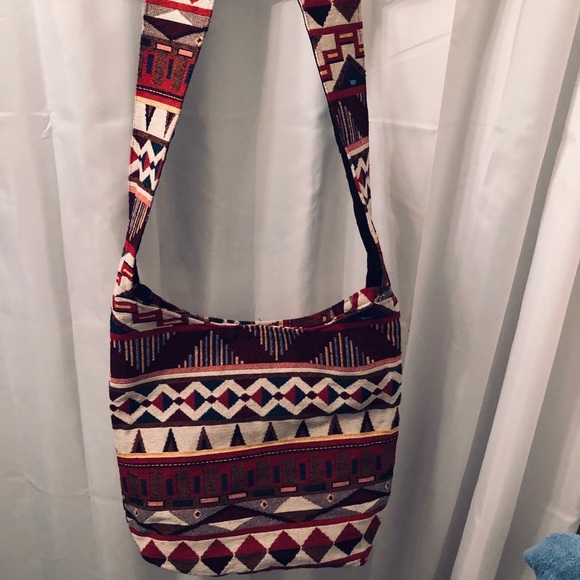 Embroidered crossbody bag - Picture 3 of 7